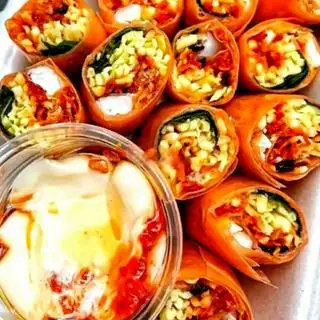Bánh tráng cuốn - 27.000 ₫ tại Ăn Vặt 158 - Nguyễn Văn Đậu