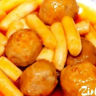 Hình ảnh Cá viên nhân thịt phô mai sốt tokbokki mật ong