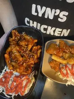 Chân gà xào tokbokki sốt cay ngọt  - 70.000 ₫ tại Lyn’s Chicken & Gà Rán Sốt - Tân Trang 