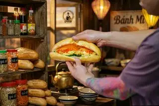 Hình ảnh Bánh mì trứng pate