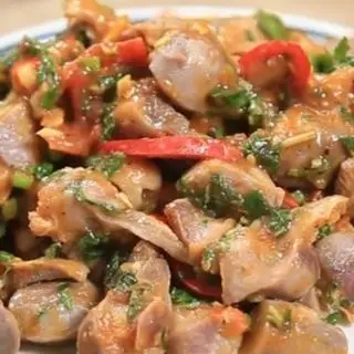Hình ảnh Nui xào mề gà 