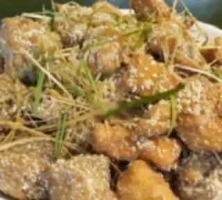 Hình ảnh Gà rang muối nửa con