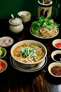 Hình ảnh Bún bò tái nạm