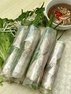 Gỏi cuốn thịt - 12.000 ₫ tại Cô Tư Food - Bún Thịt Nướng & Gỏi Cuốn - Võ Duy Ninh