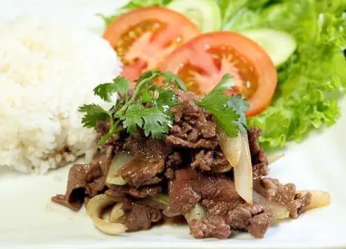 Hình ảnh Cơm Xào Bò Củ Hành