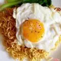 Trứng ốp la - 7.000 ₫ tại Hẻm FastFood - Mì Trộn Trứng Lòng Đào