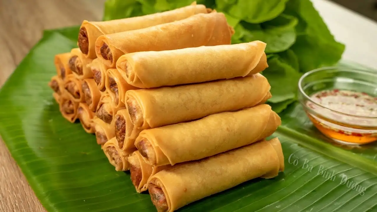 Chả giò - 10.000 ₫ tại Cơm Tấm & Bún Thịt Nướng Bà Tám - Trần Quý Cáp