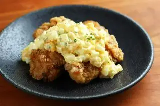 Hình ảnh Cơm Gà chiên phủ tarutaru  ( Cơm tarutaru karaage   )