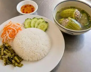 Hình ảnh Cơm + Canh khổ qua