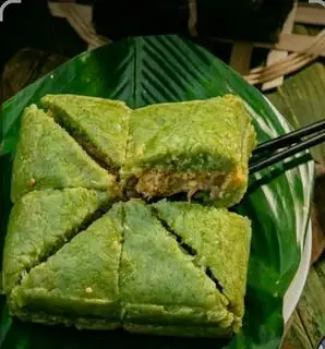 Hình ảnh bánh chưng cốm non nhân nhiều thịt lạc ( nhà làm 1.1kg)