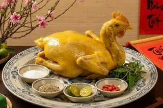 Hình ảnh Gà cúng kèm bộ lòng 