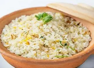 Hình ảnh Cơm Chiên Tỏi Trứng