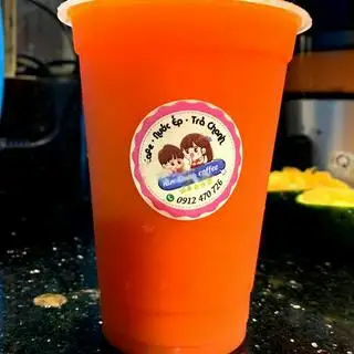 Hình ảnh Táo cà rốt ép - cốc 700ml.