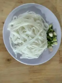bánh phở thêm  - 10.000 ₫ tại Phở Bò & Lẩu Bò 66 - Phạm Thế Hiển