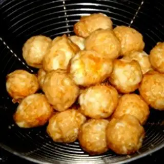 Trứng cút - 12.000 ₫ tại Gạo Gạo - Cá Viên Chiên & Ăn Vặt - Huỳnh Văn Bánh