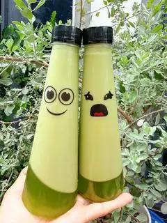 Hình ảnh Trà sữa matcha chai 330ml