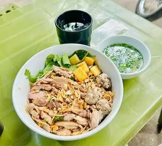 Hình ảnh Bún ngan mọc trộn