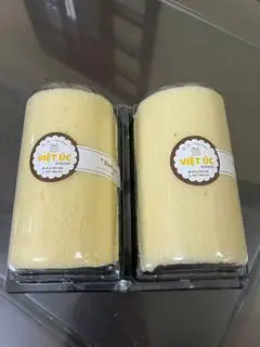 Hình ảnh Bánh bông lan cuộn kem phomai tươi