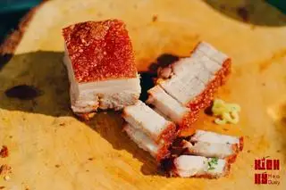 Ba rọi quay - 100g - 42.000 ₫ tại Xích Ký - Bánh Mì & Bánh Hỏi Heo Quay - Huỳnh Văn Bánh