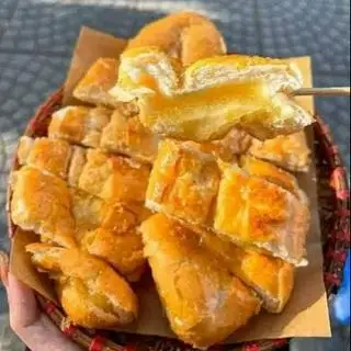 Hình ảnh bánh mỳ bơ mật ong sốt bơ vàng 