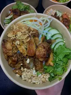 Hình ảnh Bún Trộn Thịt Nướng