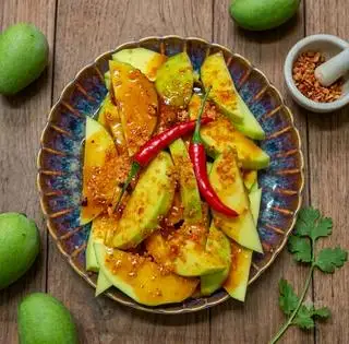 Hình ảnh Xoài lắc muối ớt