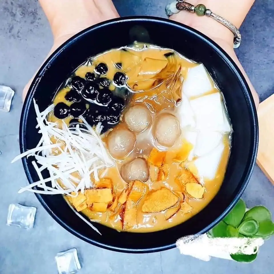 Chè dừa dầm cafe - 40.000 ₫ tại Tiệm Chè Bảo Lâm - Chè Bơ, Tàu Hũ & Sữa Chua - Lý Thái Tổ