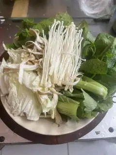 Rau thêm( các loại rau + nấm ) - 30.000 ₫ tại Lẩu Chay 39K - Đường Số 6