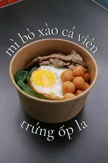 Hình ảnh Mì Bò Xào Cá Viên Trứng Ốp La 