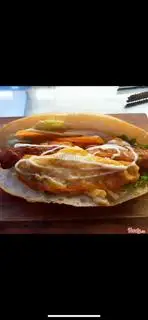 Hình ảnh Bánh mì pate thịt chả - trứng