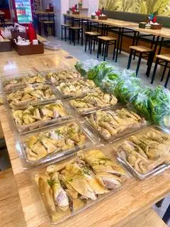 Hình ảnh Gà ta chặt nửa con