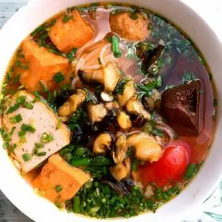 Canh bún cua - ốc - chả - 37.000 ₫ tại Quán 17 - Bún Riêu & Canh Bún Giò Heo Cua Ốc - Lê Lai
