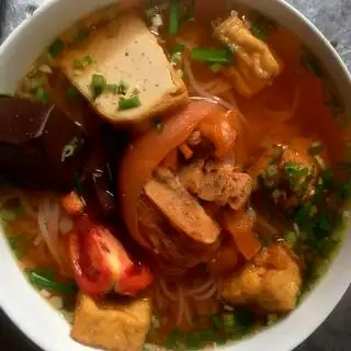 Bún riêu cua - giò - chả - 45.000 ₫ tại Quán 17 - Bún Riêu & Canh Bún Giò Heo Cua Ốc - Lê Lai