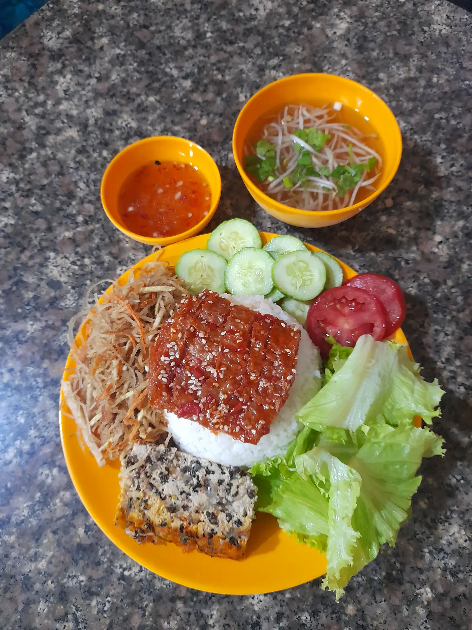 cơm sườn bì chả chay - 33.000 ₫ tại Cơm Chay Bồ Đề - Tân Kỳ Tân Quý