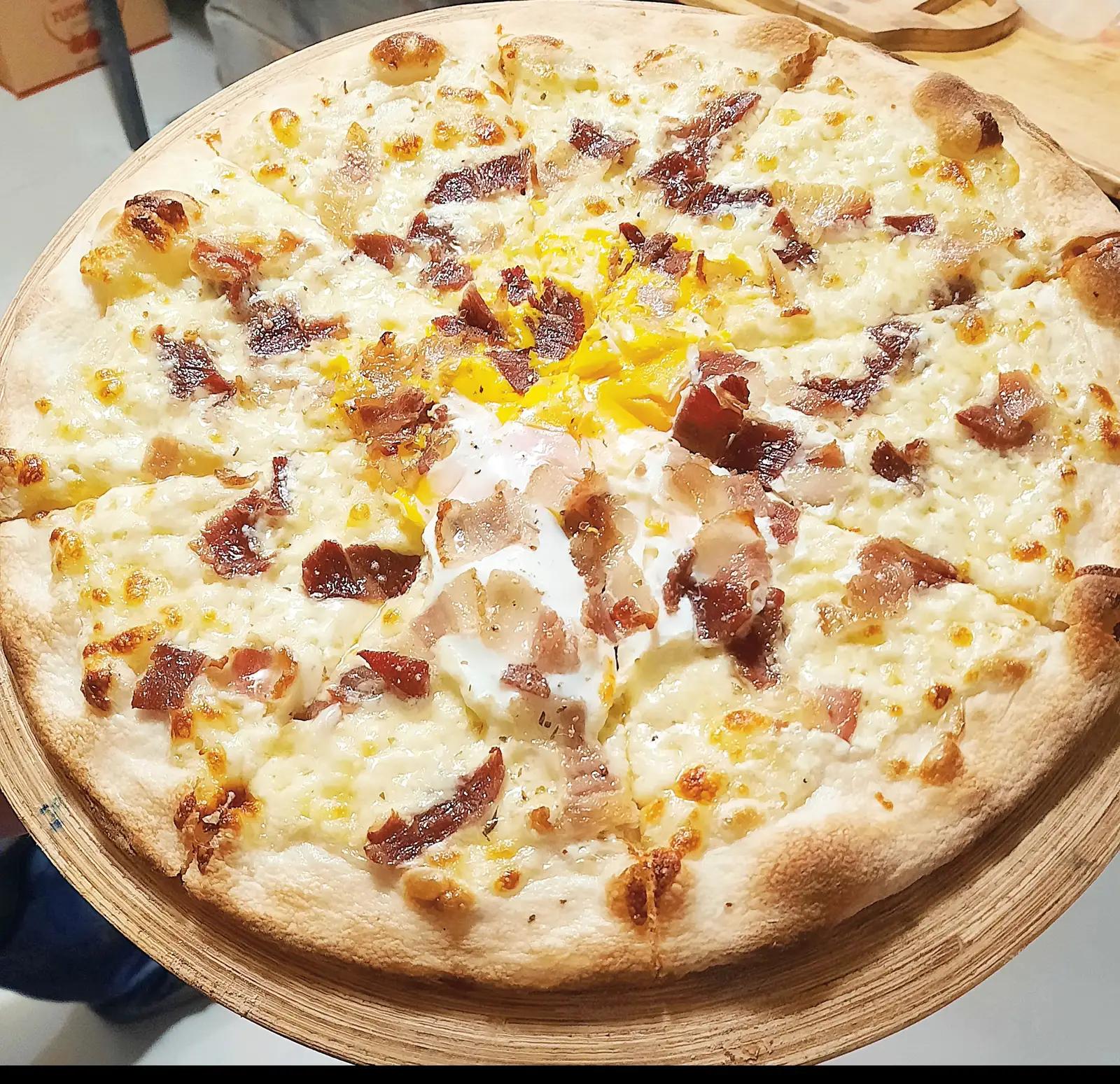 Carbonara Pizza - L - 279.000 ₫ tại De Italiano's Pizza - Xô Viết Nghệ Tĩnh