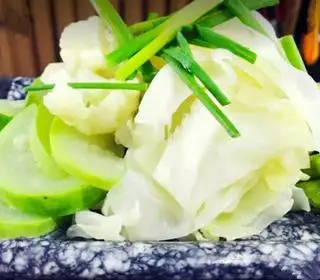 Rau luộc thập cẩm - 25.000 ₫ tại Ếch Ngồi Đáy Thố 2 - Lê Văn Lương