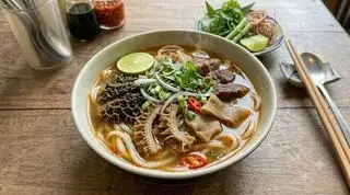 Hình ảnh Bún bò tai bò lỗ mũi bò nạm bò 