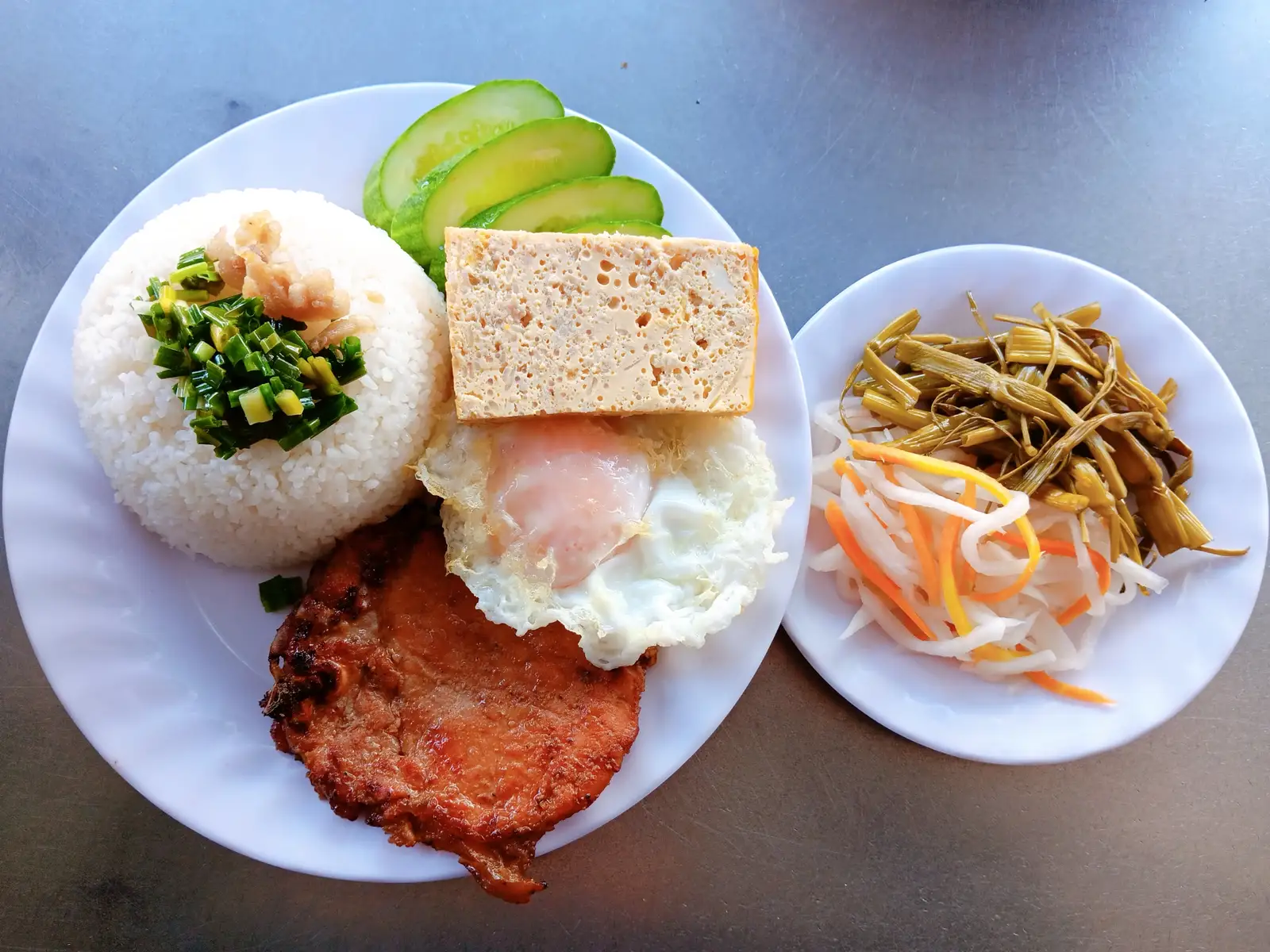 Cơm sườn chả trứng - 75.000 ₫ tại Cơm Tấm Thuận Phong - Gò Ô Môi