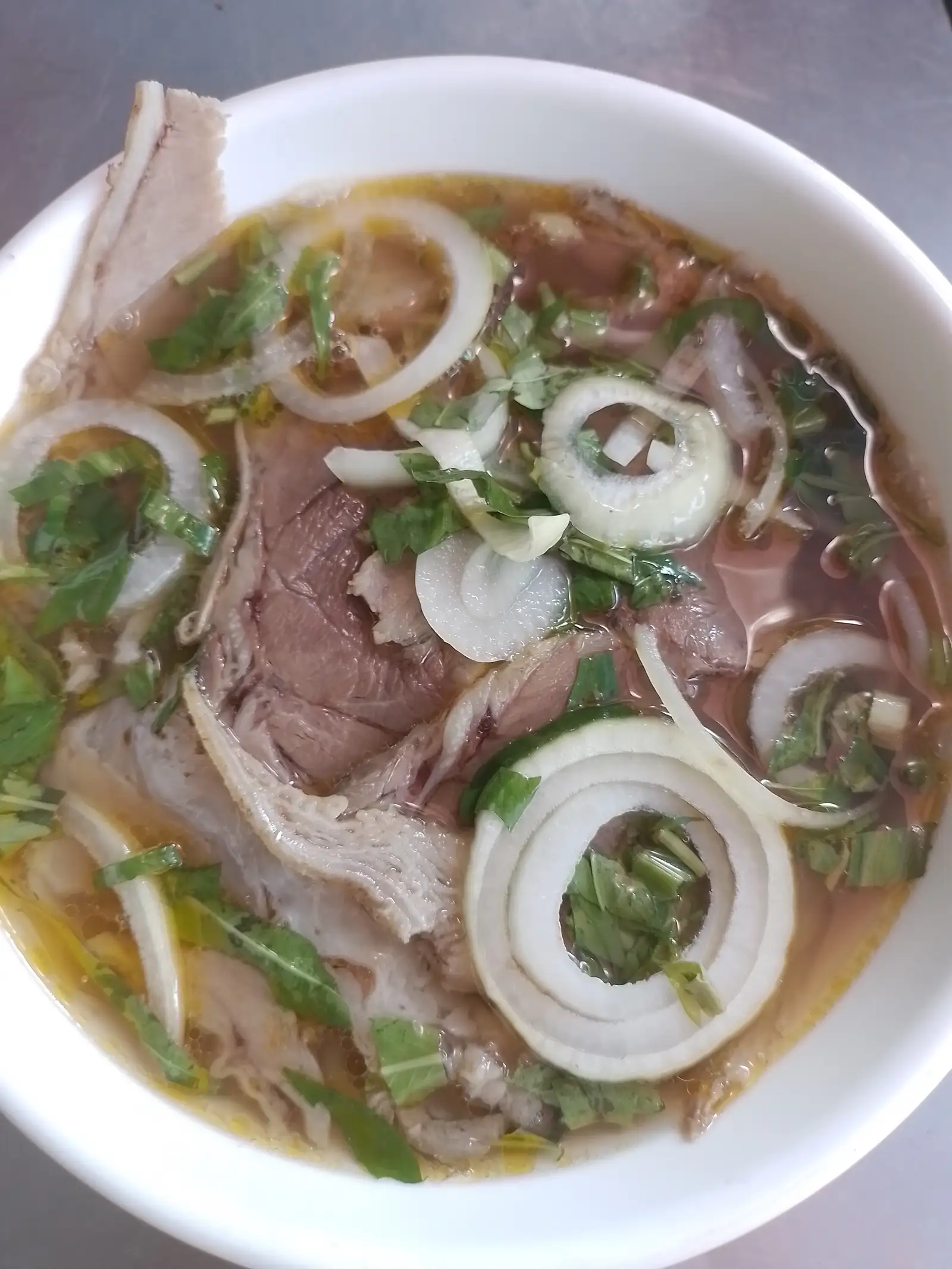 bún bò nạm  - 58.000 ₫ tại Bún Bò Huế 334 - Nguyễn Văn Nghi