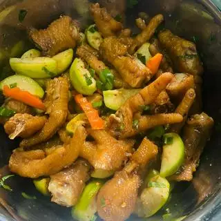 Hình ảnh Chân gà ngâm xì dầu tê cay rút xương size lớn