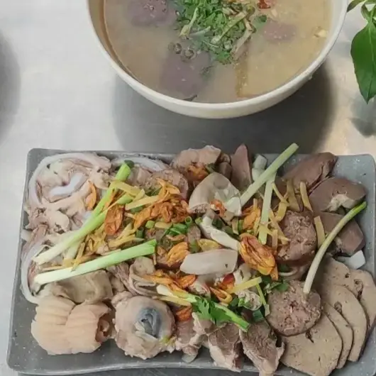 TÔ CHÁO +ĐĨA LÒNG  - 63.000 ₫ tại Cháo Lòng Chị Thanh - Cô Giang