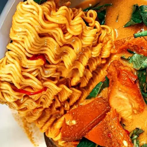 Hình ảnh Phá lấu mì gói