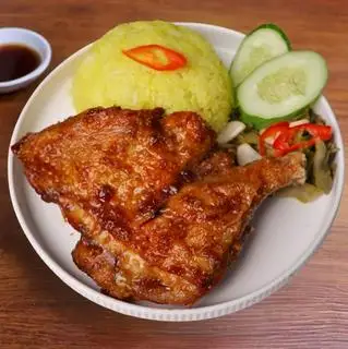 CƠM GÀ ĐÙI LỚN  - 65.000 ₫ tại Phở & Cơm 78 - Hòa Hưng