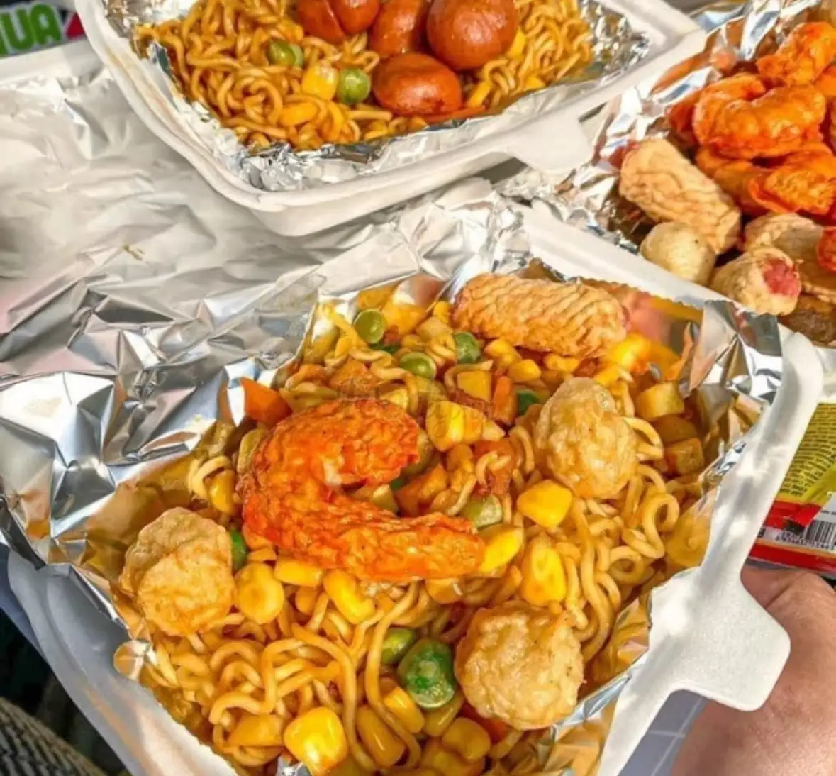 Hình ảnh Mì trộn đặc biệt siêu siêu topping