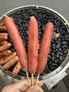Hình ảnh 3c Xúc Xích ngọt nướng đá