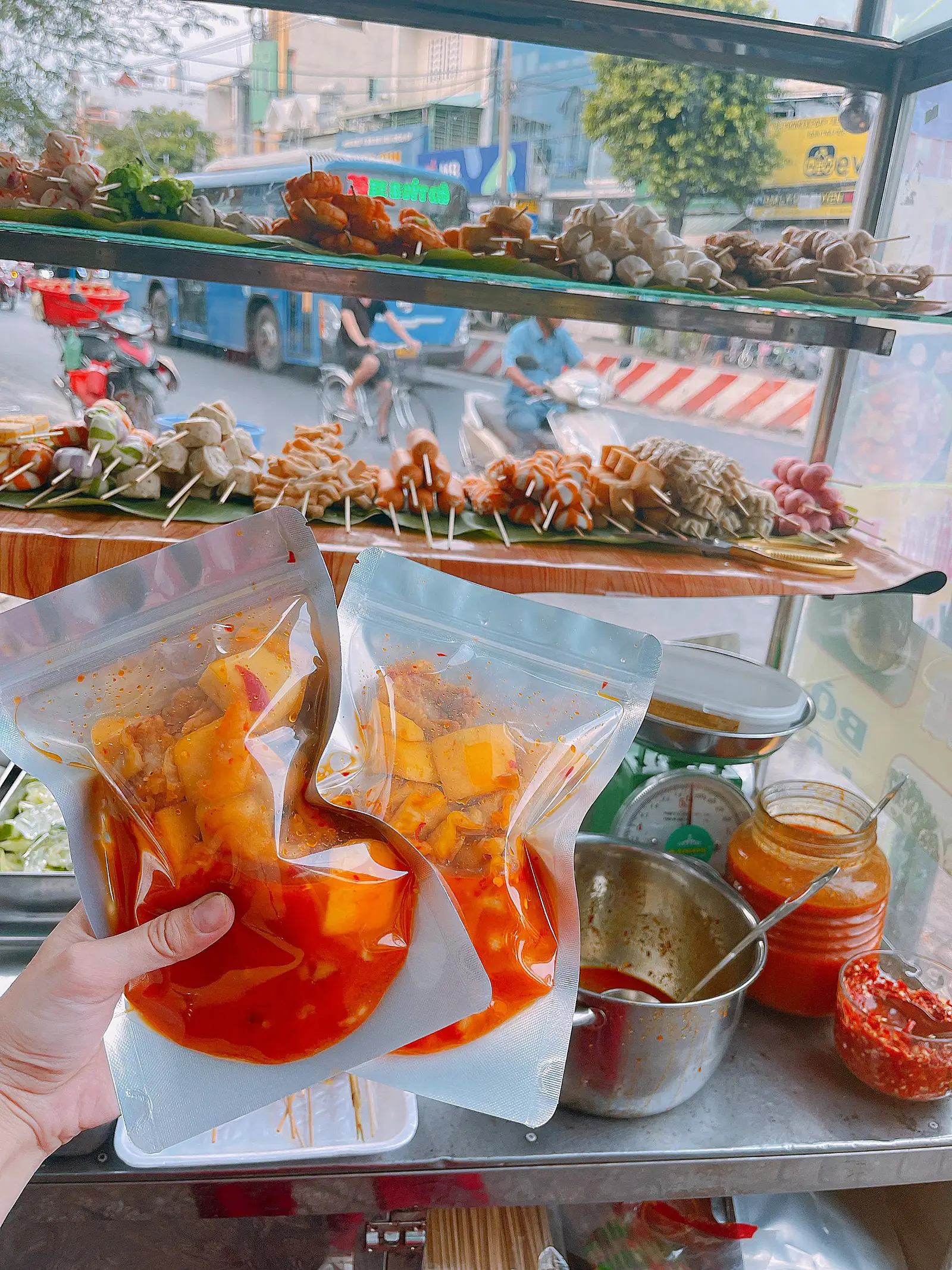 Combo 2p chân gà rút xương sốt thái mix xoài  - 150.000 ₫ tại Ăn Vặt Phương Nơ - Chân Gà Rút Xương Sốt Thái & Trà Tắc Thái Xanh - Huỳnh Tấn Phát