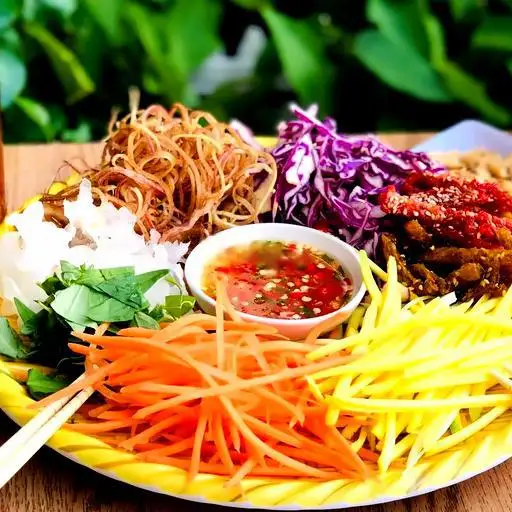 1 bún gạo xào rau nấm - 1 gỏi chay ngũ sắc - 109.000 ₫ tại Aaangon - Chay Khoẻ Chay Ngon - Nguyễn Trãi
