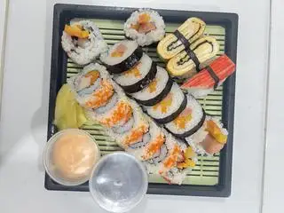 Set Sushi 2 người ăn - Cơm cuộn sushi trứng cá - 150.000 ₫ tại Sushi NaRy - Chuyên Cơm Cuộn & Sashimi - Cách Mạng Tháng Tám