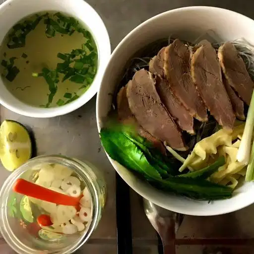 Hình ảnh Combo Bún Đùi Trộn - Một Cô Ca Hoặc Sữa Đậu nành
