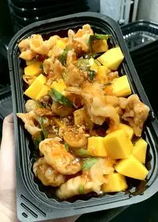 Hình ảnh Chân Gà Sốt Thái size L (2 người)
